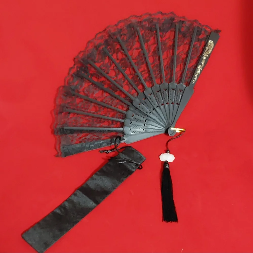 BLACK LACE HAND FAN with BLACK SATIN SLEEVE - Picture 2 of 4